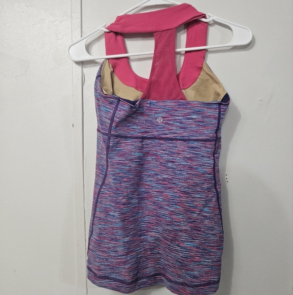 Lululemon Scoop Neck Athletic Tank Top! - Picture 2 of 6